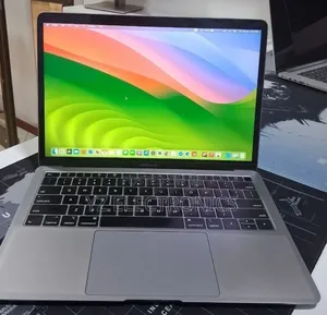 New Laptop Apple MacBook Pro 2019 8GB Intel Core i5 SSD 128GB