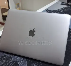 New Laptop Apple MacBook Pro 2019 8GB Intel Core i5 SSD 128GB