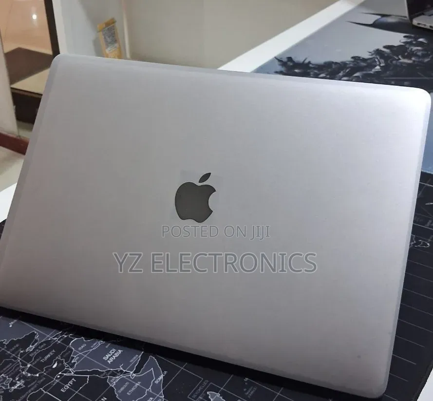 New Laptop Apple MacBook Pro 2019 8GB Intel Core i5 SSD 128GB