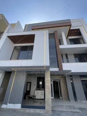 7bdrm Townhouse/Terrace in Yeka for sale