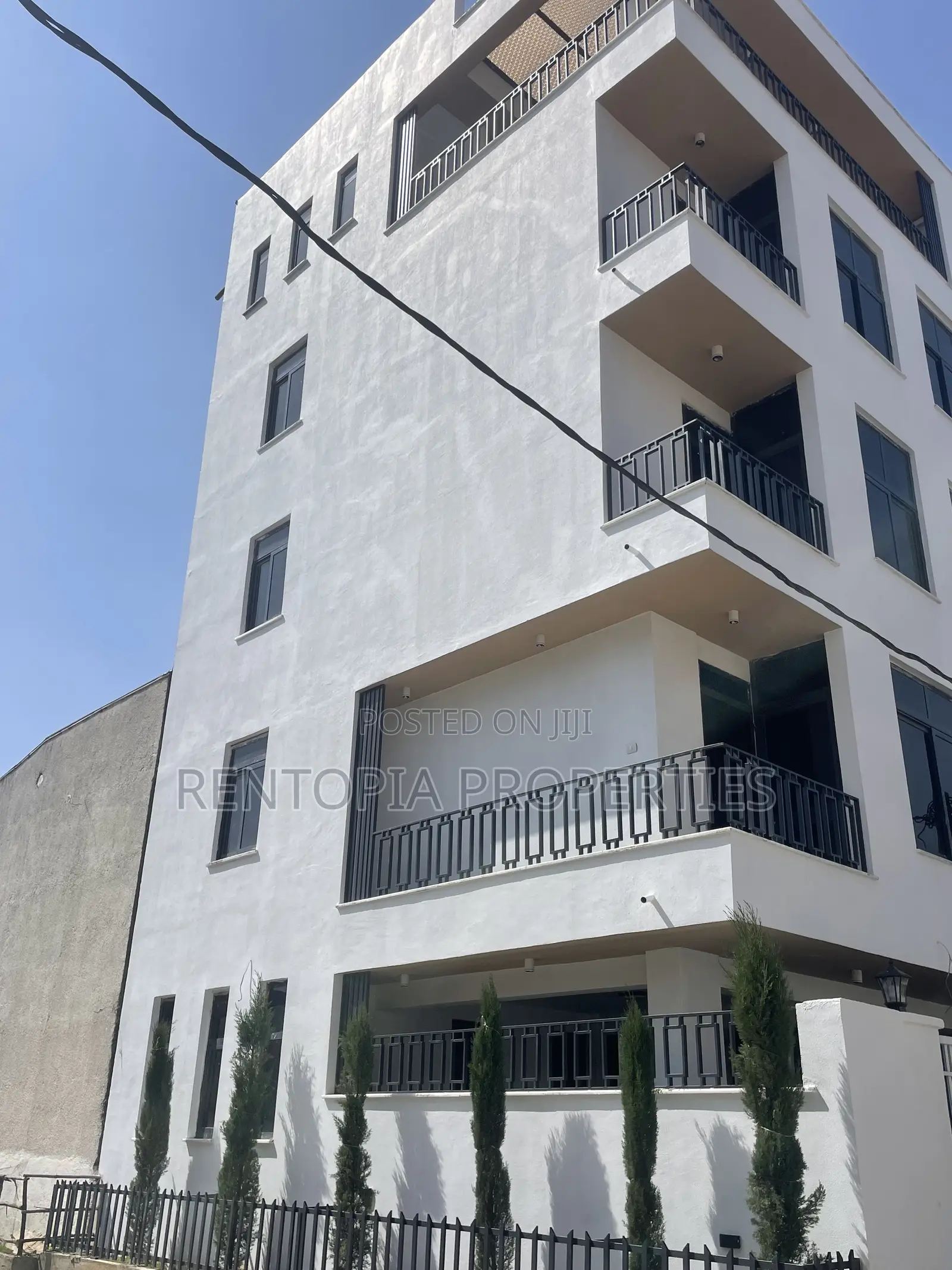 6bdrm Townhouse/Terrace in Yeka for sale