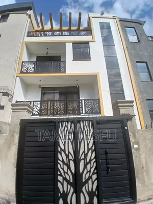 Furnished 4bdrm Maisonette in ጋርመንት, Nifas Silk-Lafto for sale