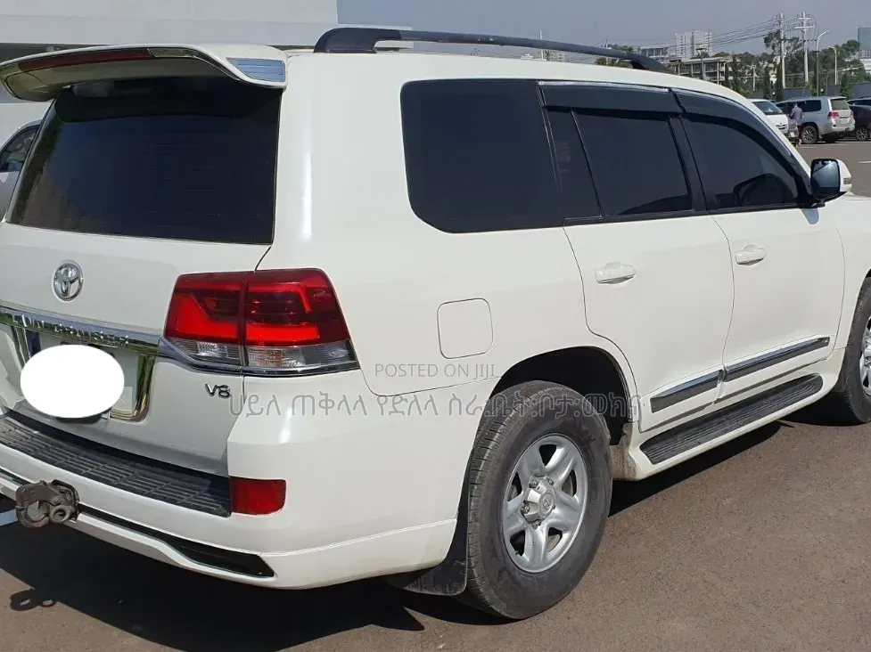 Toyota Land Cruiser 2016 Off white