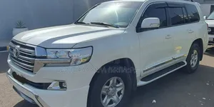 Toyota Land Cruiser 2016 Off white