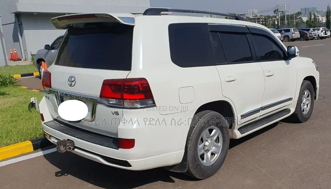 Toyota Land Cruiser 2016 Off white