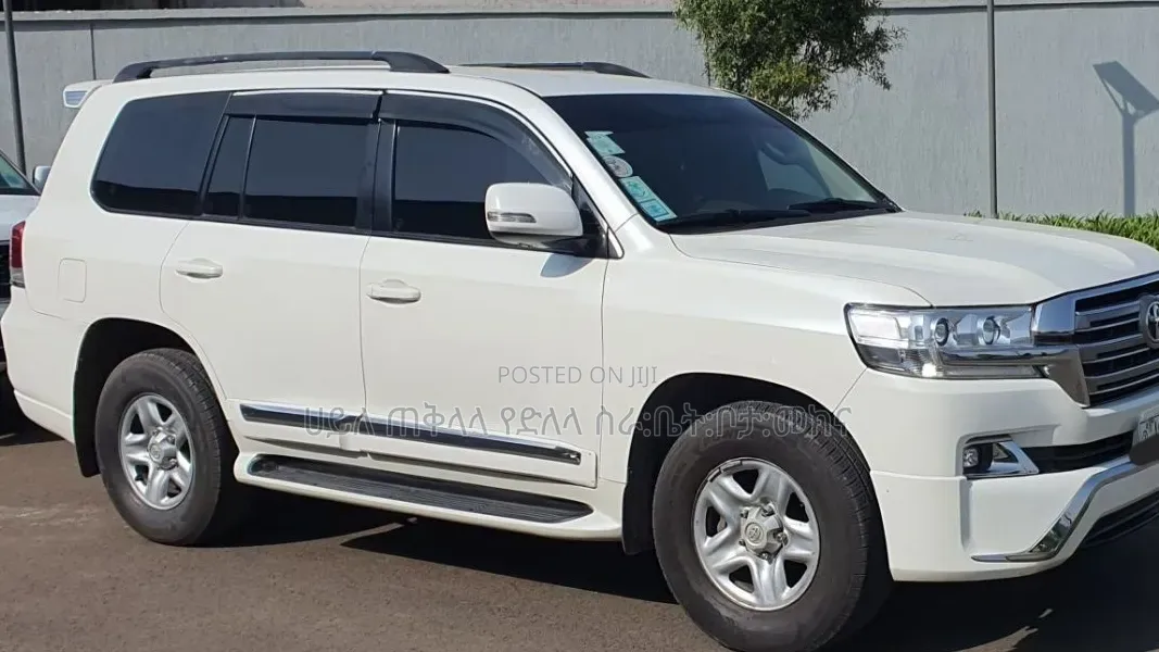 Toyota Land Cruiser 2016 Off white