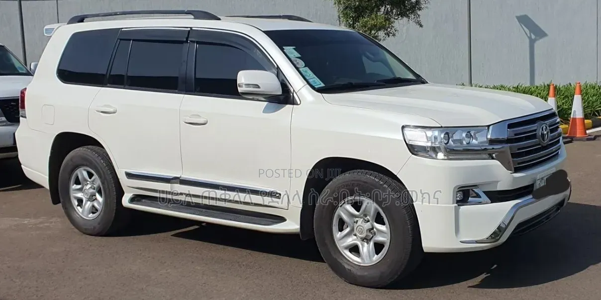 Toyota Land Cruiser 2016 Off white
