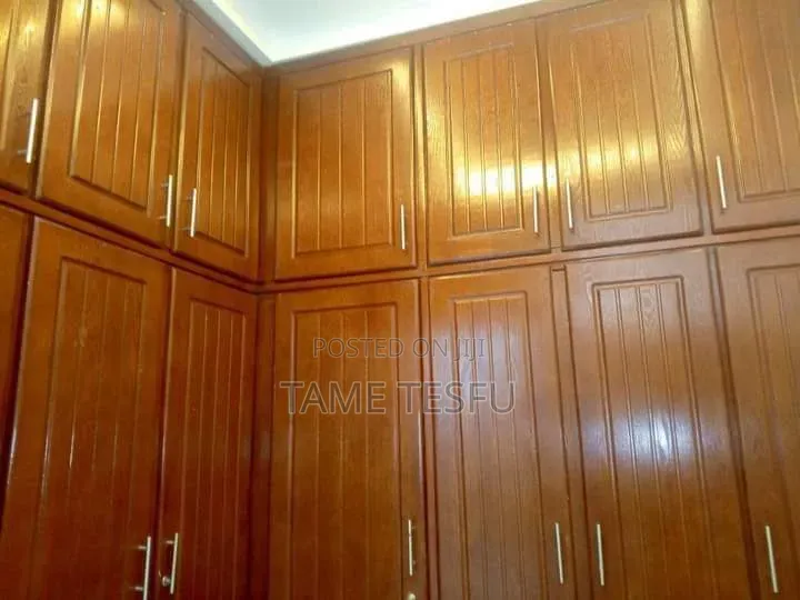 Furnished 4bdrm House in ኃይሌ ጋርመንት, Nifas Silk-Lafto for sale