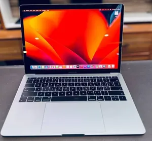 New Laptop Apple MacBook Pro 2017 8GB Intel Core i5 SSD 256GB