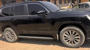 Toyota Land Cruiser 2024 Matt Black