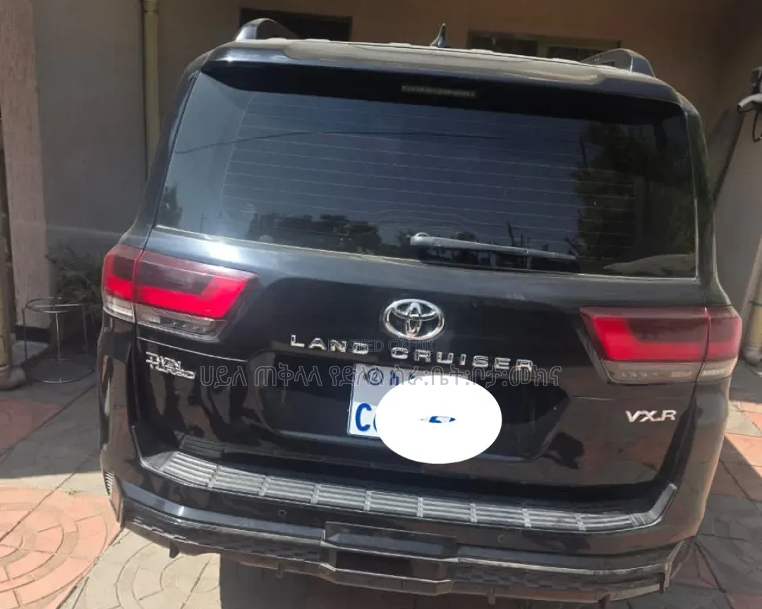 Toyota Land Cruiser 2024 Matt Black