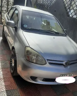Toyota Platz 2005 Silver