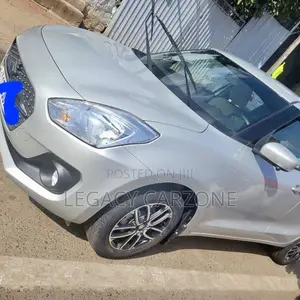 Suzuki Swift 2022 Silver