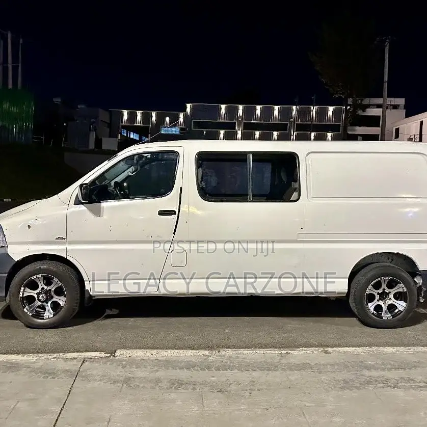 Toyota HiAce 2008 White