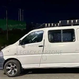 Toyota HiAce 2008 White