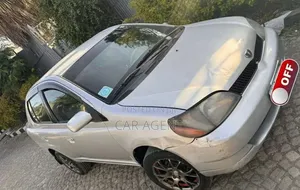 Toyota Platz 2001 Silver