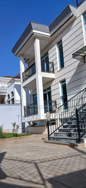 Furnished 8bdrm House in Cmc ባዱሜ, Bole for sale