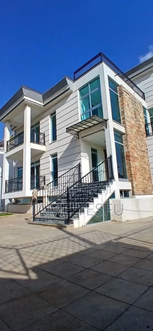 Furnished 8bdrm House in Cmc ባዱሜ, Bole for sale