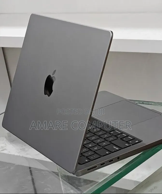 New Laptop Apple MacBook Pro 2023 M3 8GB Apple M3 Pro SSD 512GB