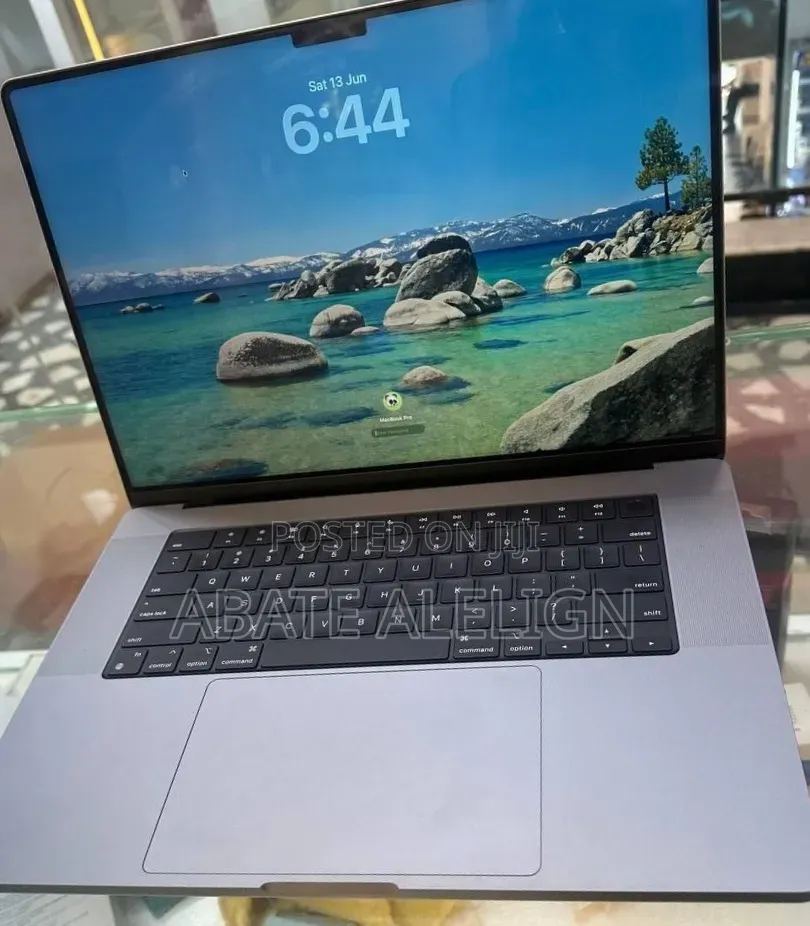 New Laptop Apple MacBook Pro 2021 M1 32GB Apple M1 Pro SSD 512GB