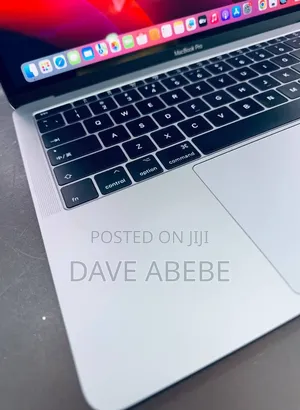 New Laptop Apple MacBook Pro 2017 8GB Intel Core i5 SSD 256GB