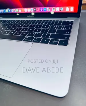 New Laptop Apple MacBook Pro 2017 8GB Intel Core i5 SSD 256GB