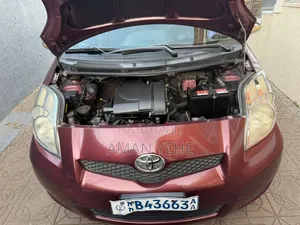 Toyota Yaris 2010 Burgundy