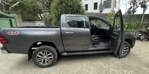 Toyota Hilux 2018 Gray
