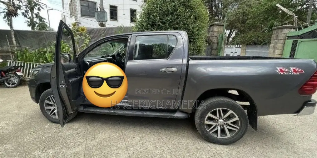 Toyota Hilux 2018 Gray