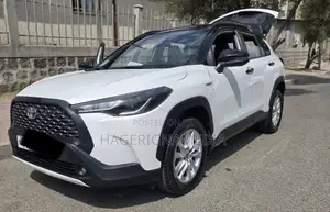 Toyota Corolla Cross Hybrid 2023 White