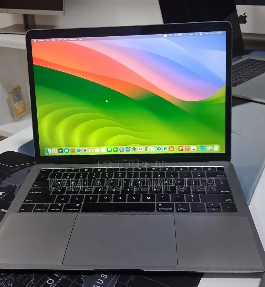 New Laptop Apple MacBook Air 2019 8GB Intel Core i5 SSD 128GB