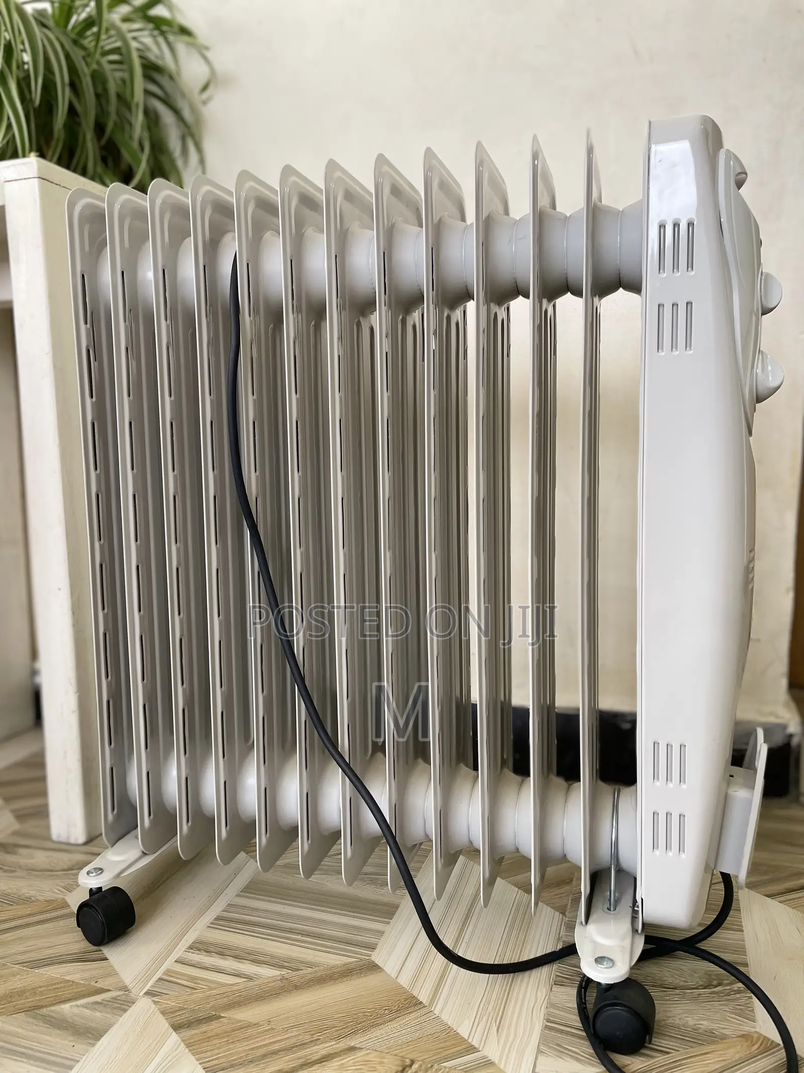 Comet Home Living Oil-Filled Radiator Room Heater (የቤት ማሞቂያ)