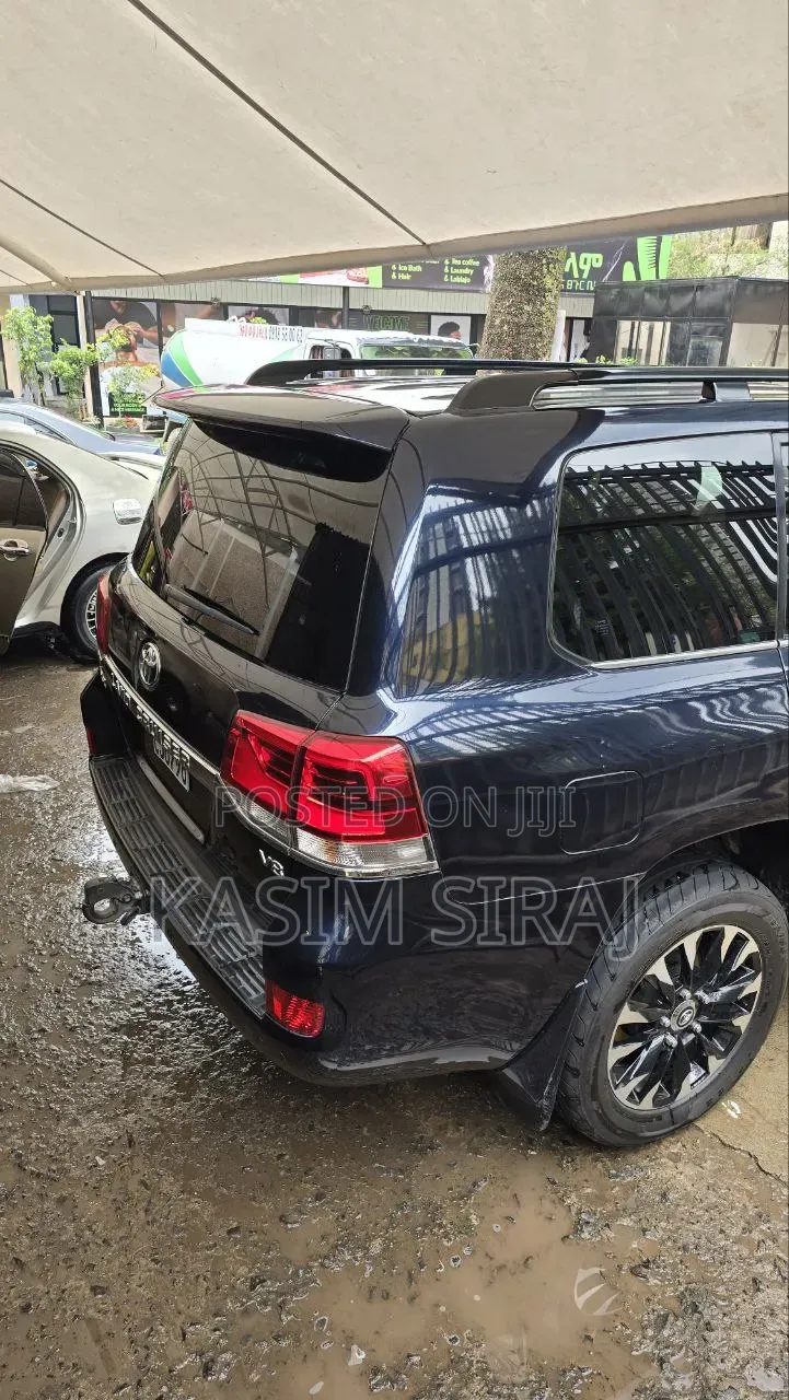 Toyota Land Cruiser 2017 Gray