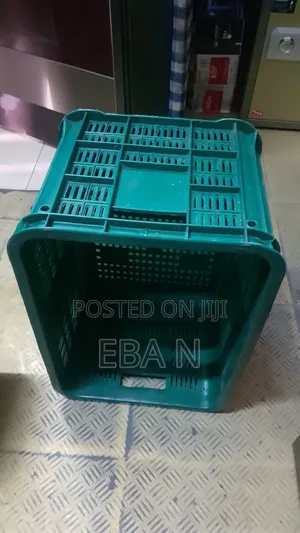 Heavy-duty Green Plastic Crates – Durable Storage Transport