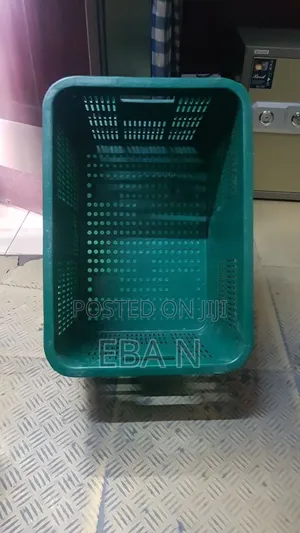 Heavy-duty Green Plastic Crates – Durable Storage Transport