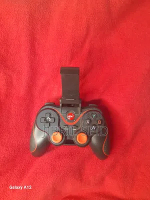 የ ስልክ ማጫወቻ X3 Wireless Game Controller