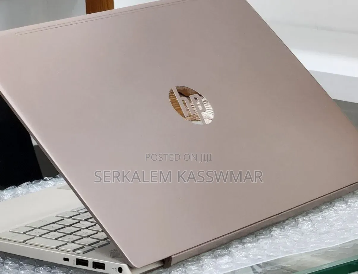 New Laptop HP Pavilion 15 8GB Intel Core i5 SSD 512GB