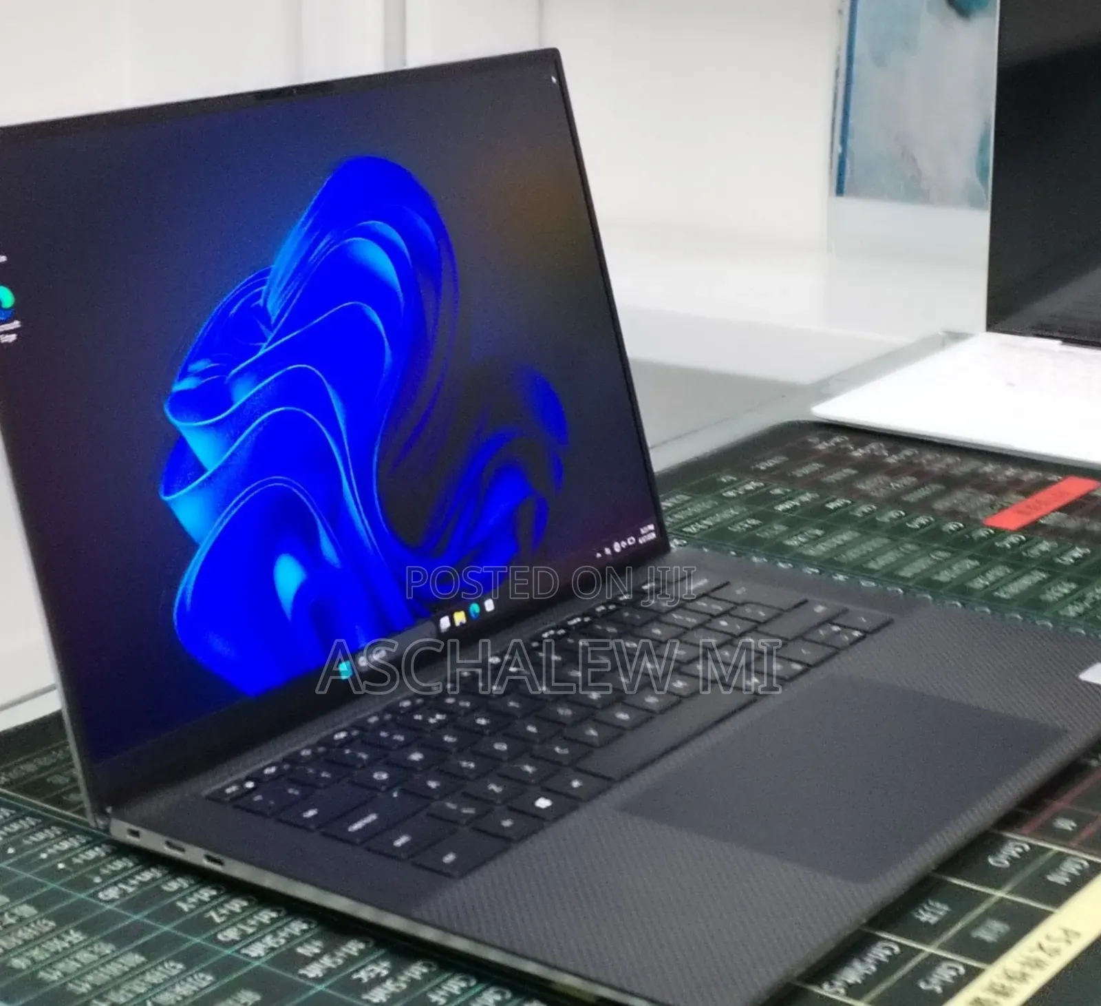 New Laptop Dell XPS 15 16GB Intel Core i7 SSD 512GB