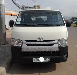 Toyota Grand HiAce 2020 White