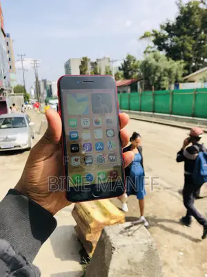Apple iPhone 8 64 GB Red