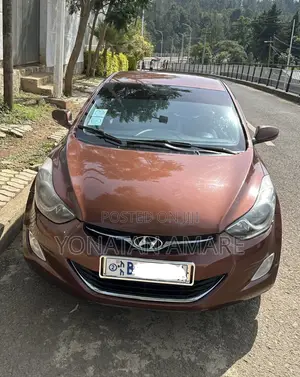 Hyundai Avante 2013 Burgundy