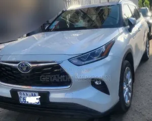 Toyota Highlander Hybrid 2024 White