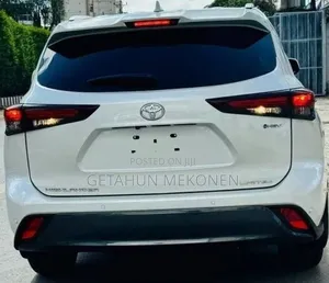 Toyota Highlander Hybrid 2024 White