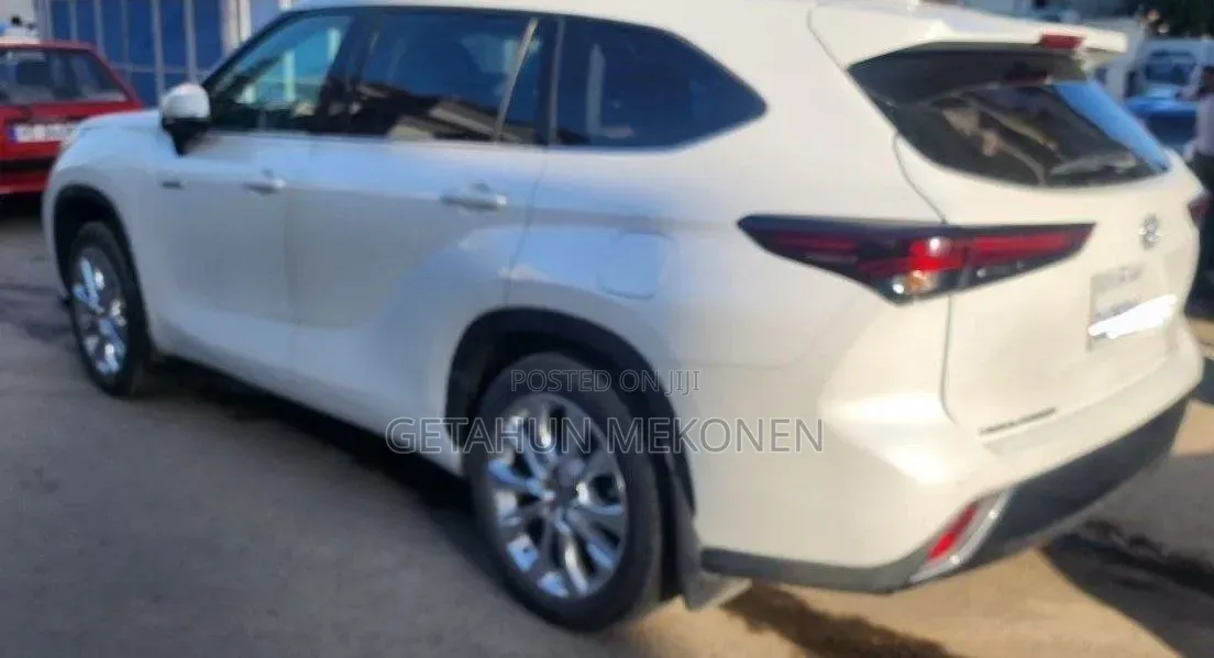 Toyota Highlander Hybrid 2024 White