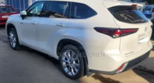 Toyota Highlander Hybrid 2024 White