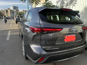 Toyota Highlander Hybrid 2023 Gray