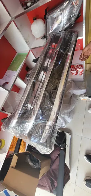 Front Bumper Grill Toyota Hiace Modela 2017