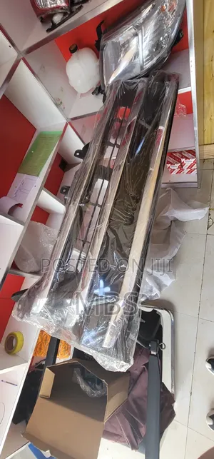 Front Bumper Grill Toyota Hiace Modela 2017
