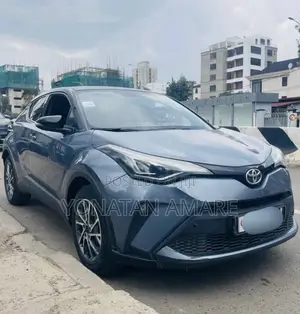 Toyota C-HR Limited 2021 Blue