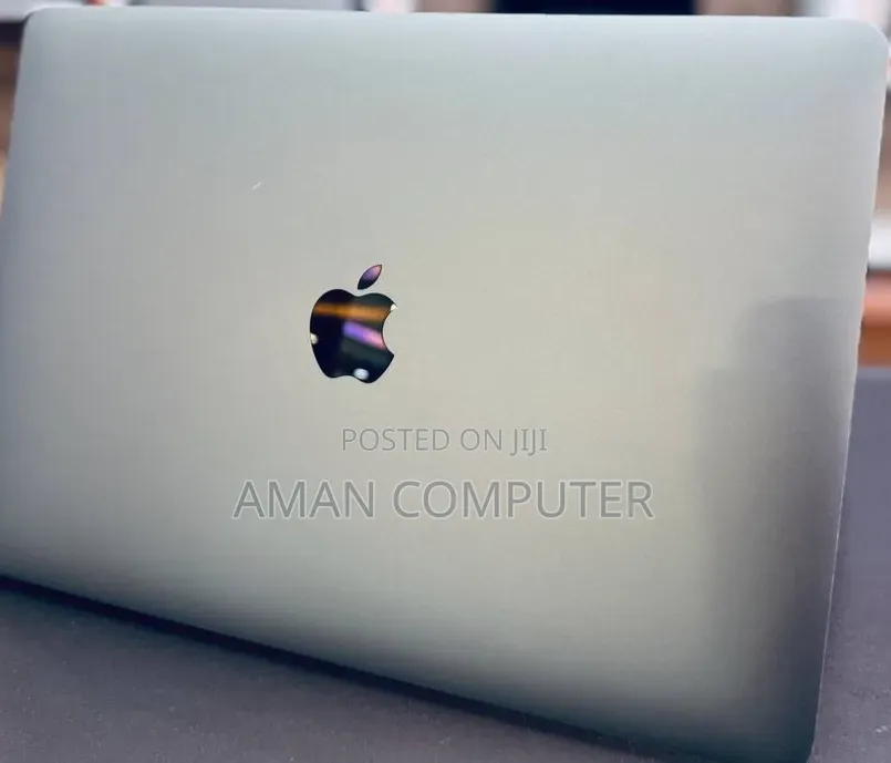New Laptop Apple MacBook Pro 2017 8GB Intel SSD 256GB